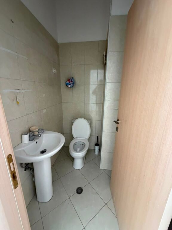 Locale commerciale in affitto ad Astir