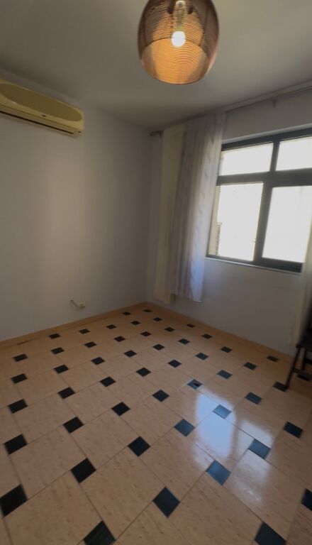 Shitet, Apartament 2+1, Oxhaku, Tiranë