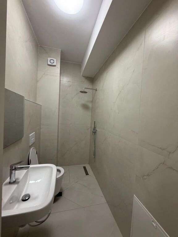 **For Rent: 1 Bedroom + Living Room + Balcony** 📍Ali Demi – Kadiu Complex | 2nd Floor | No Agency | 45,000 Lek/Month