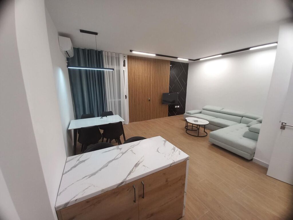 Apartament 2+1 per qera Restorant Fresku !