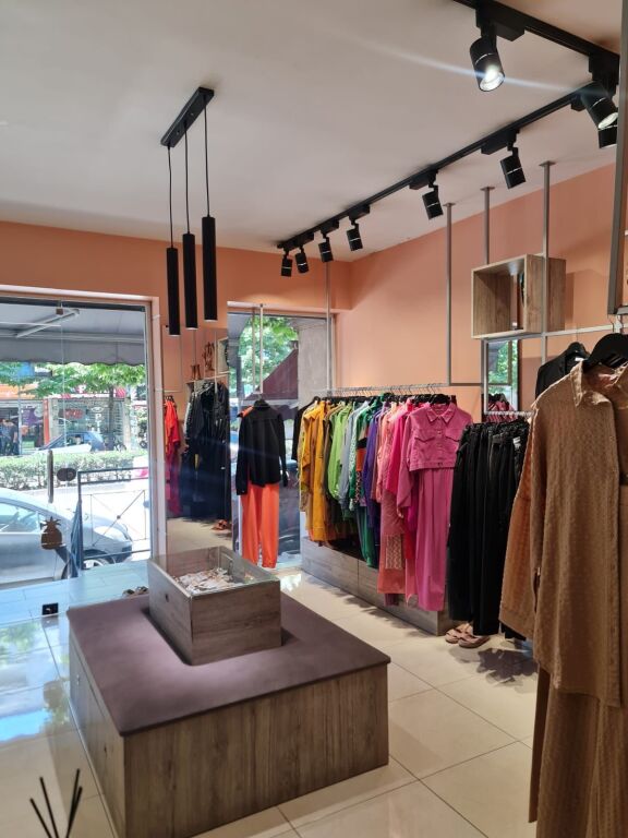 Negozio in affitto in via Bardhyl