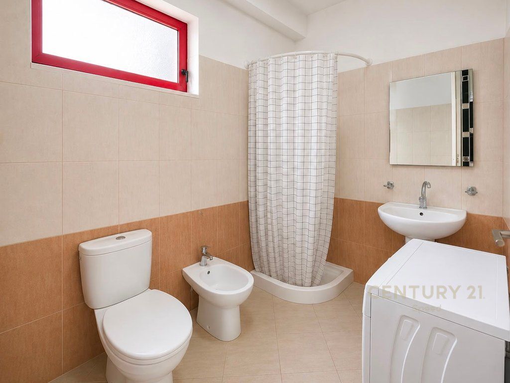 Apartament 3+1+2 për shitje në Don Bosko! 240,000 €