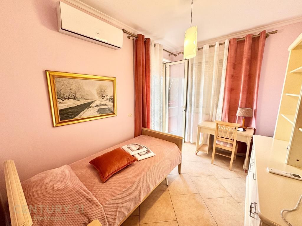 Appartamento 3+1+2 in affitto in Via Elbasan, vicino al liceo "Asim Vokshi"
