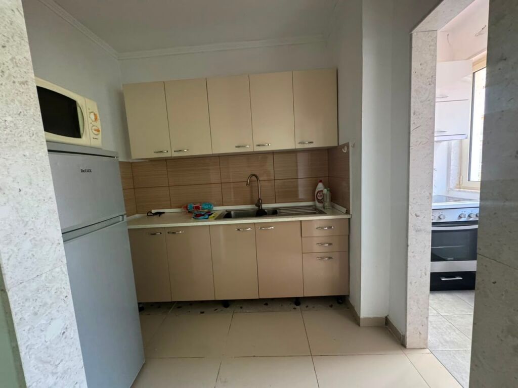 Jepet me qira apartament 2+1 në Kinostudio