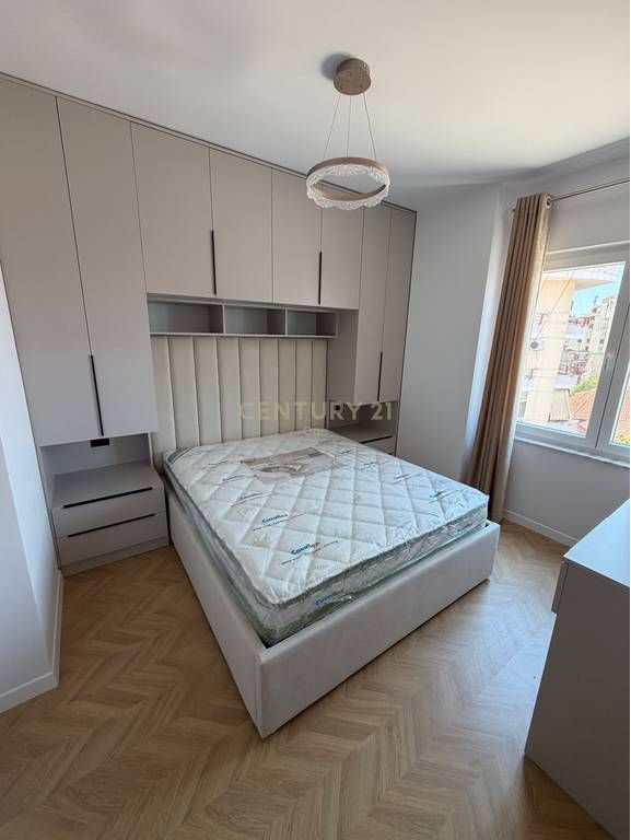 Apartament 2+1 per shitje te Tregu Elektrik