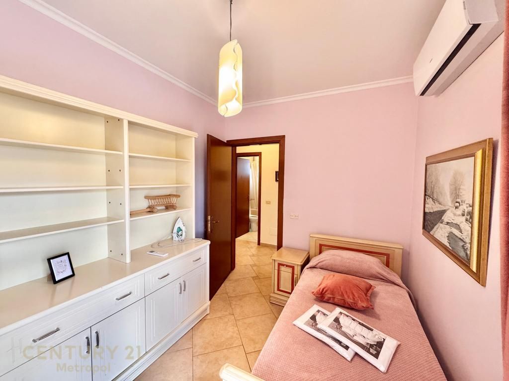 Appartamento 3+1+2 in affitto in Via Elbasan, vicino al liceo "Asim Vokshi"