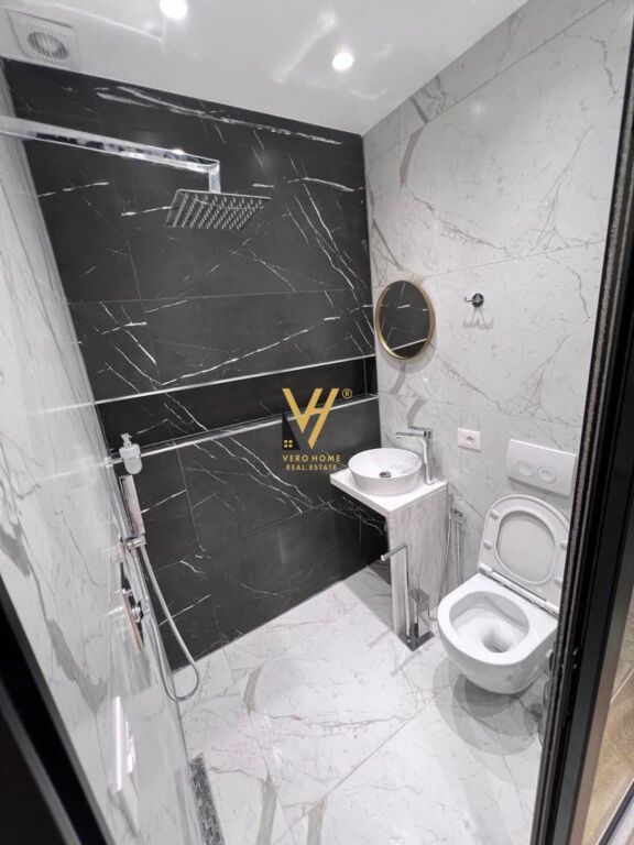 JEPET GARSIONERE 50 M2 ME QERA TE KOMUNA E PARISIT 45.000 LEKE