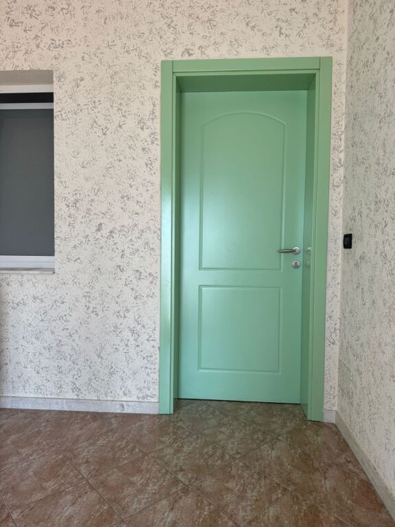 Jepet me qira 2+1+1 Godine private 45.000 leke