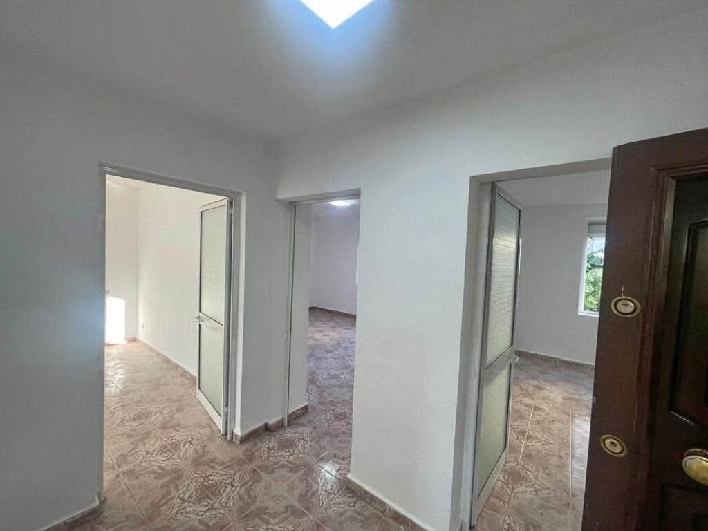 APARTAMENT 2+1 ME QERA - RRUGA FERIT XHAJKO, TIRANE