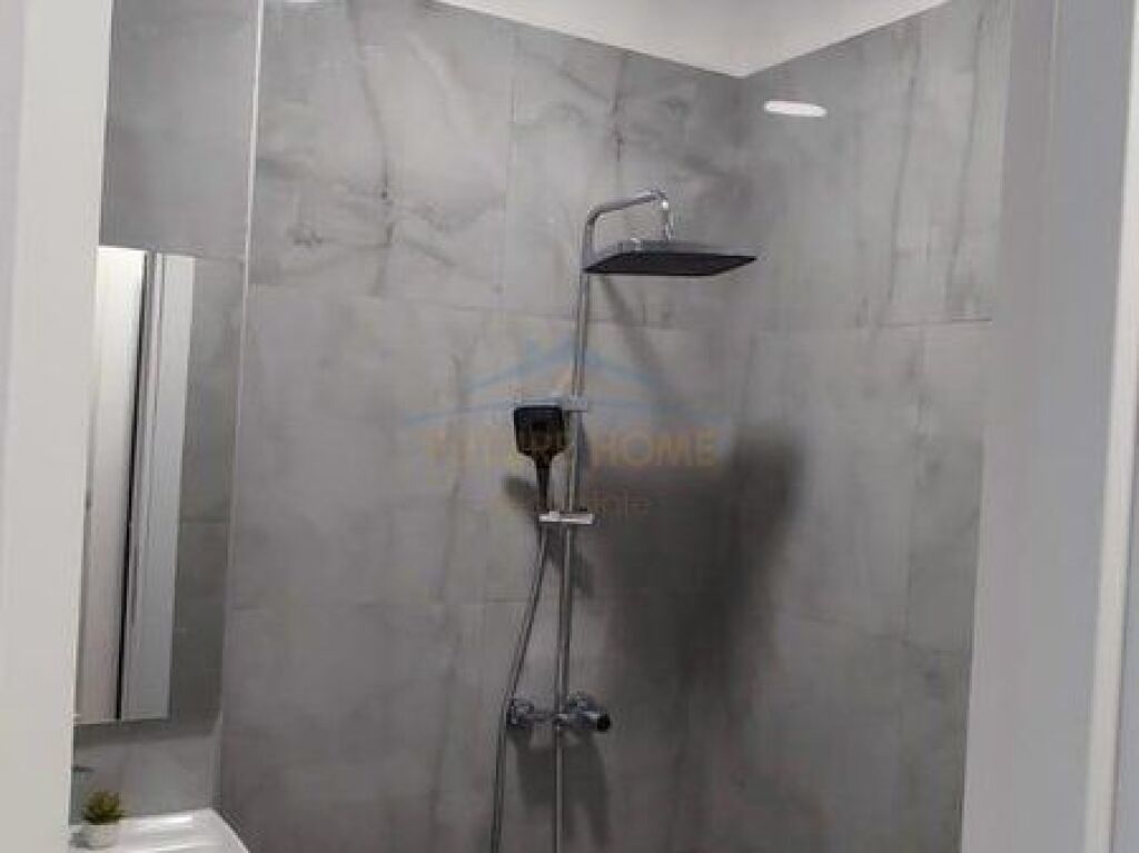 For rent, Studio apartment, Kristal Center, Paris Commune, Tirana.