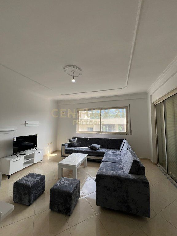 APARTAMENT 2+1 ME QIRA, FRESKU