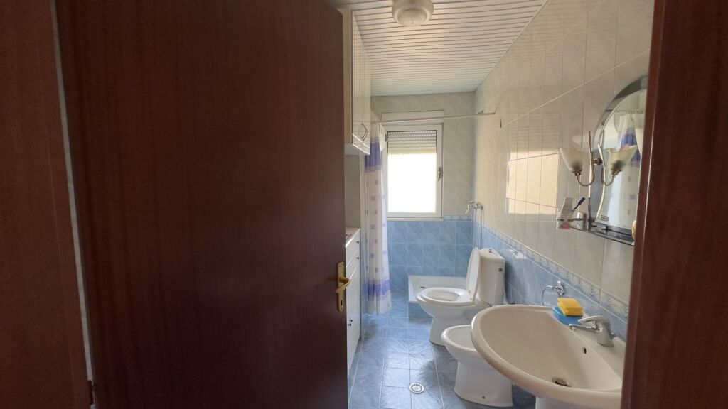 Apartament 2+1 me qira tek Rruga e Elbasanit!