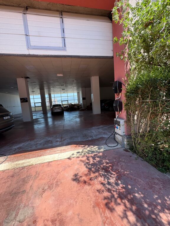 Business Premises for Rent, Warehouse – 1,000 m² Hotel Aurelius, at the Rinas intersection