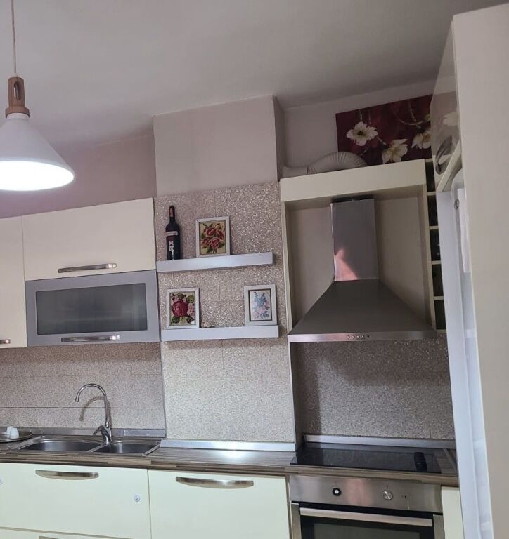 Rent | Apartament 1 + 1 | Pallatet Cabej | 370 €/month