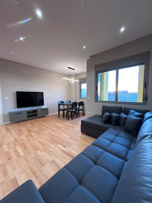apartament 2+1 me qira tek Liqeni i Thate