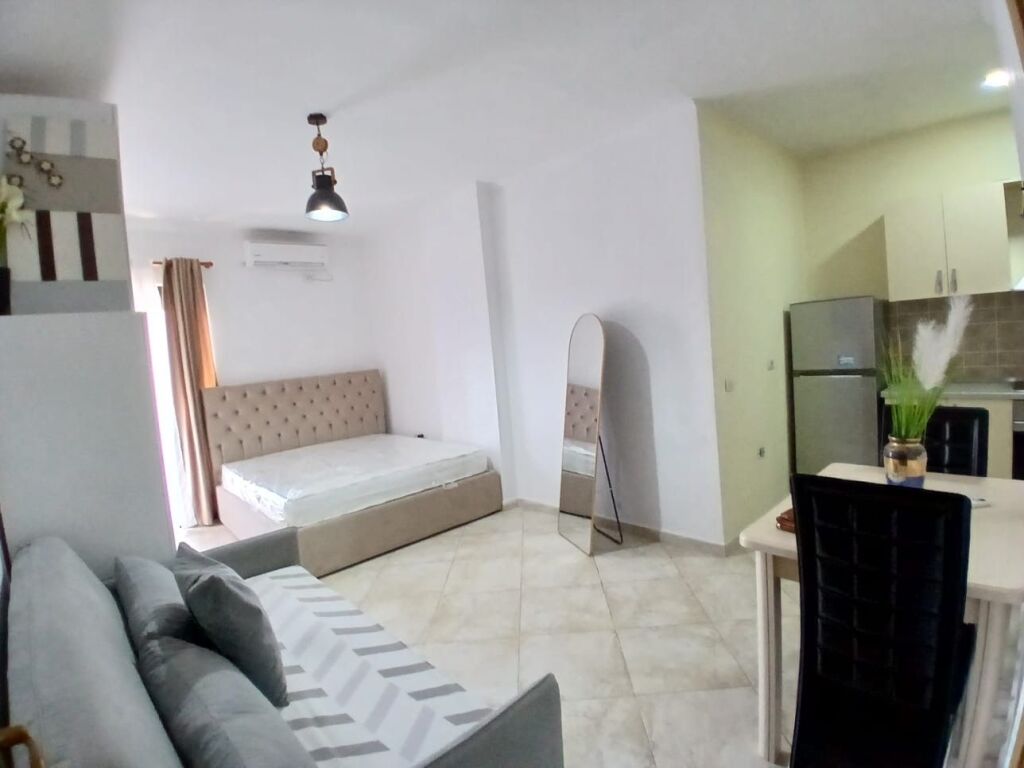 Studio apartments for rent on Barrikadave Street