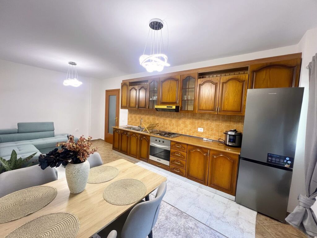 SHITET APARTAMENT 1+1 – GOLEM, PAMJE DETI!