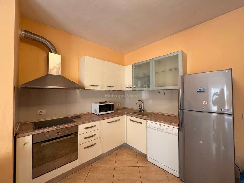 Jepet me qira apartament 1+1 pranë ATSH, Pazari i Ri.