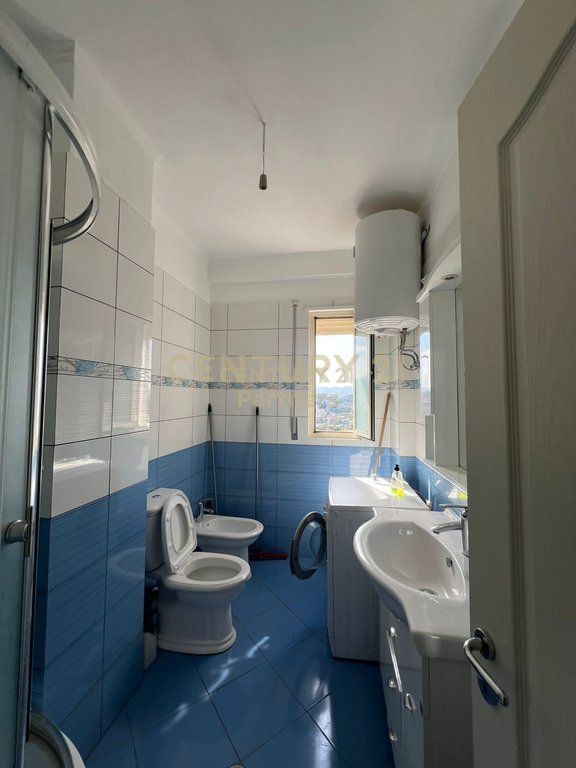 APARTAMENT 2+1 ME QIRA, FRESKU
