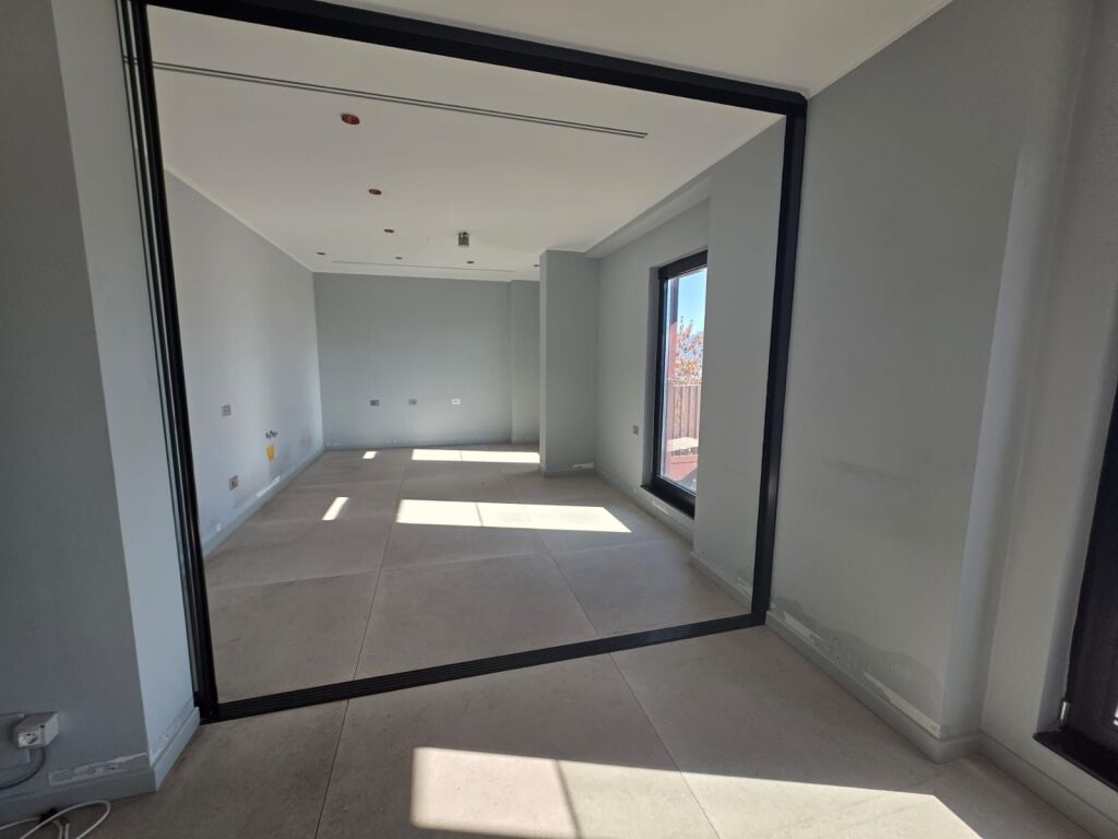 3+1, empty at garden residence, 2000 euros negotiable