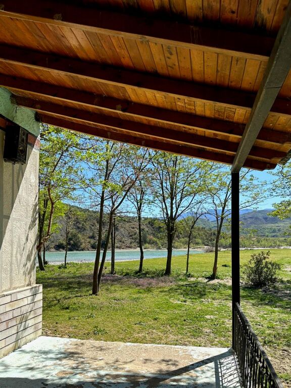 Rara Proprietà sul Fiume nel Sud dell'Albania – Ex Ristorante, Ideale anche come Casa