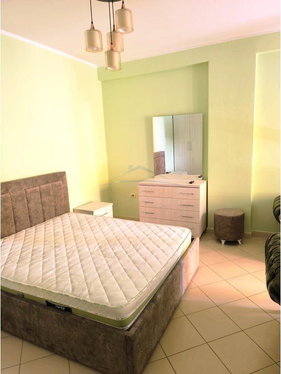 Shitet, Apartament 2+1, Fresku