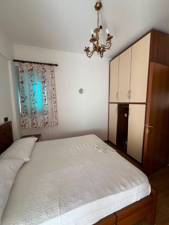 🏡 Jepet me qira apartament 2+1 me ballkon  📍 Kodra e Diellit, pranë Furre Pastiçeri Dumrea💰 Çmimi: 60.000 Lekë/muaj