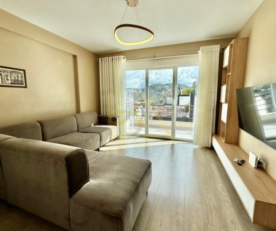 Apartament 2+1+2 për Shitje – Liqeni i Thatë, pranë Parkut Zoologjik, Tiranë