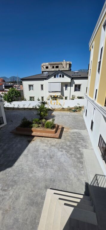 🏡 SHITET APARTAMENT 2+1+1 GARAZHD – SAUK I VJETER