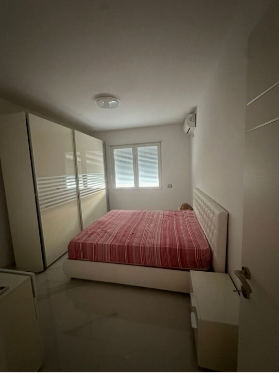 Apartament elegant me pamje nga Liqeni Artificial
