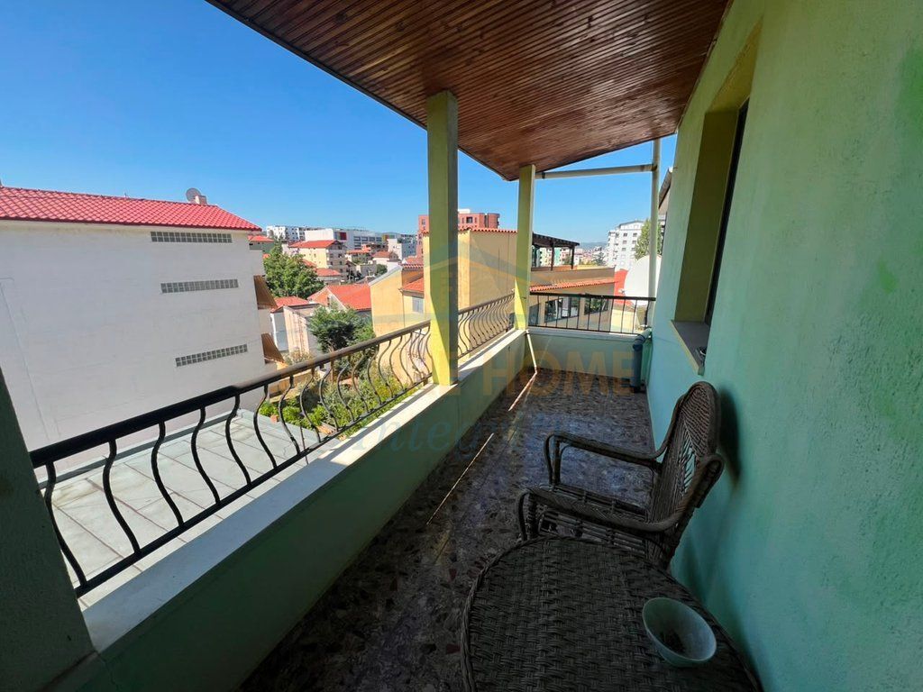 In vendita, Casa privata su 3 piani+Terreno, Ex Mercato Elettrico, Tirana.