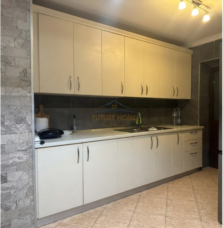 In vendita, Appartamento 1+1, Yzberisht, Tirana