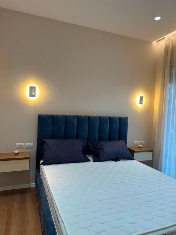 Shitet apartament 1+1 tek Rezidenca Henke pranë (Amerikan 3)