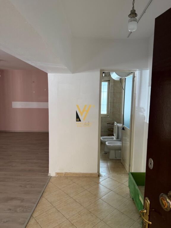 OFFICE 56 M2 FOR RENT AT GARDA 90,000 LEKE
