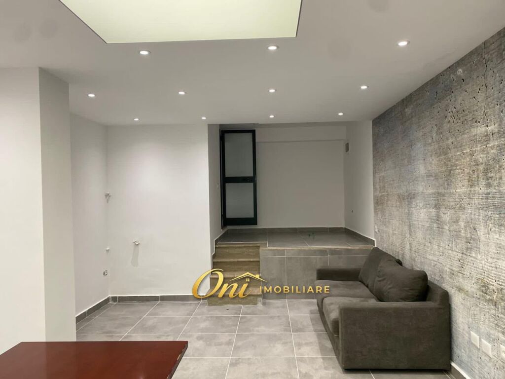 SHOP / OFFICE FOR RENT IN WILLSON SQUARE