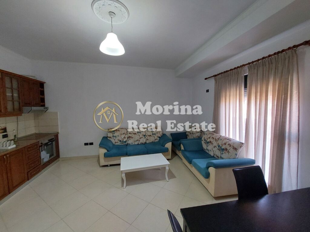 Rent | Shtëpi private 2 + 1 | Shkolla e Bashkuar | 450 €/month