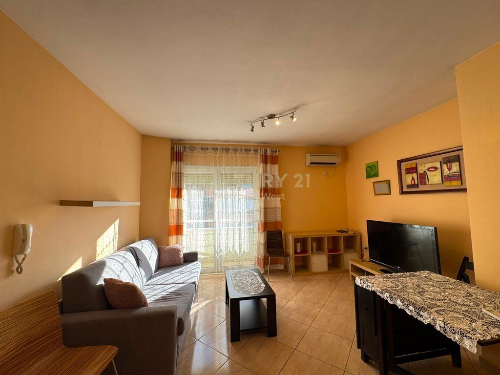 Jepet me qira apartament 1+1 pranë ATSH, Pazari i Ri.