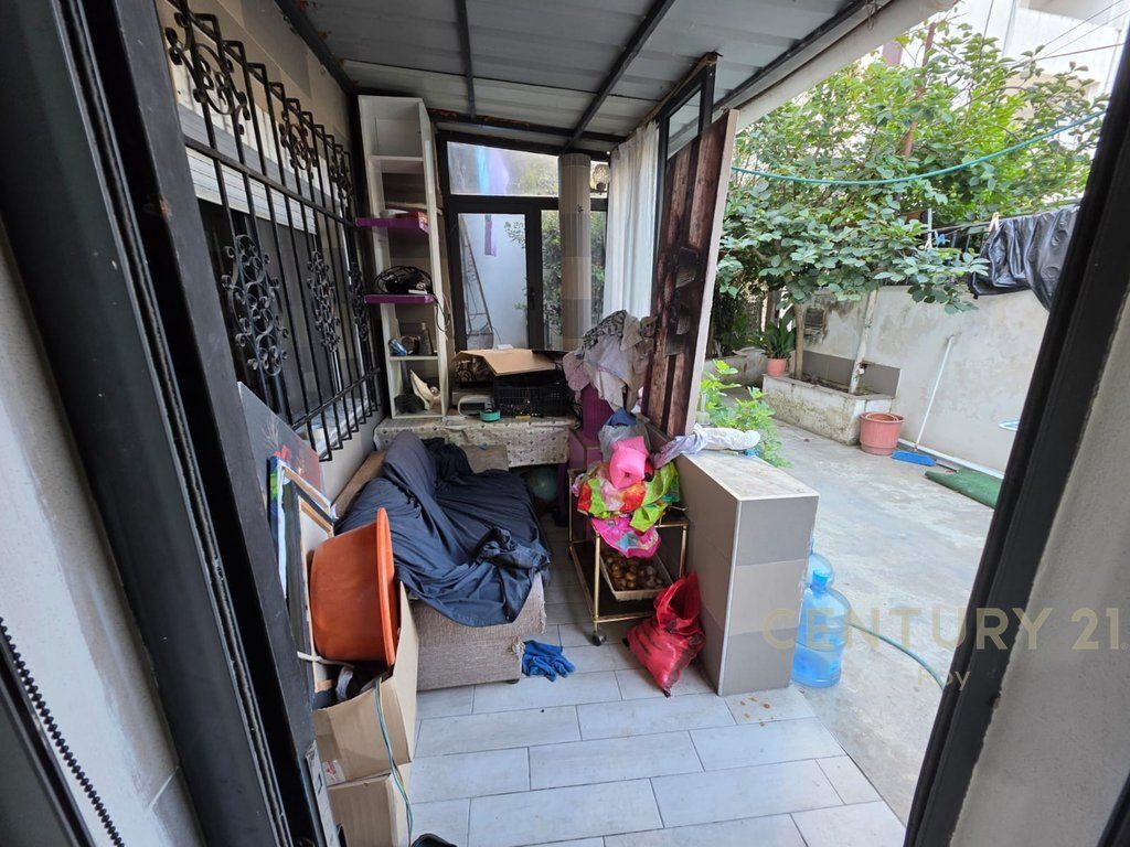 Shitet Apartament 2+1, në Lagja nr.16, Durrës !!.