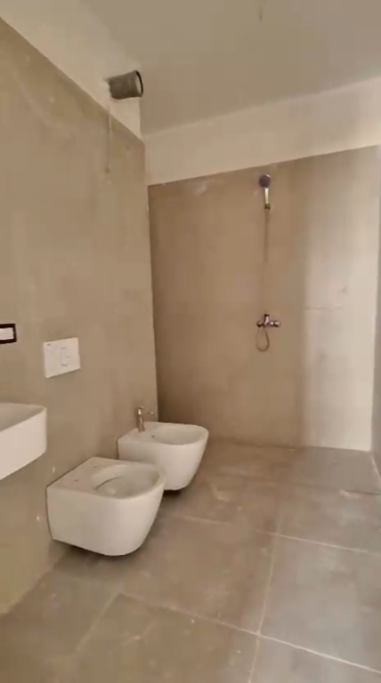 Apartament 2+1+2 per shitje Tek Univers City !