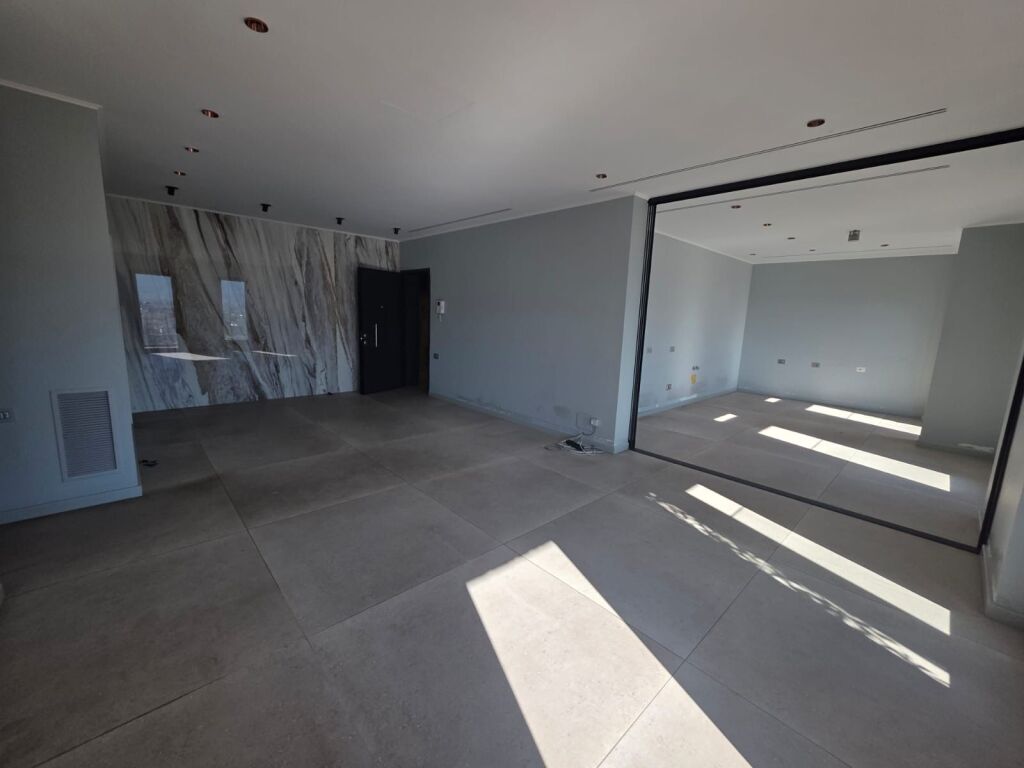 Office for rent at Garden Building on Kavaja Street