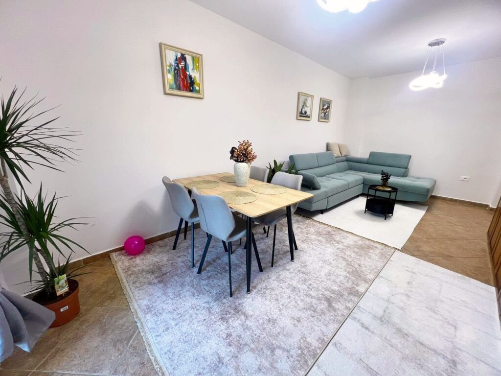 SHITET APARTAMENT 1+1 – GOLEM, PAMJE DETI!