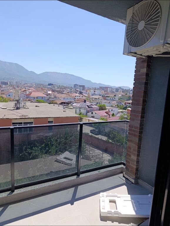Qera | Apartament 2 + 1 + 2 | Rruga 5 Maji | 600 €/muaj