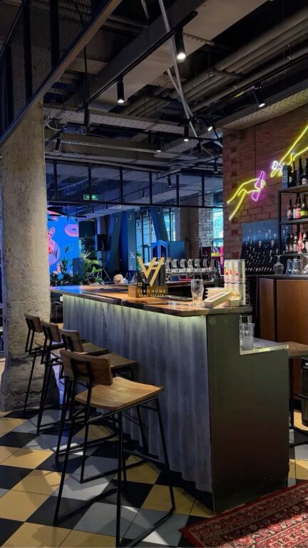 BAR-CAFE FOR RENT AT DRY LAKE, AT FZ 150,000 LEKE
