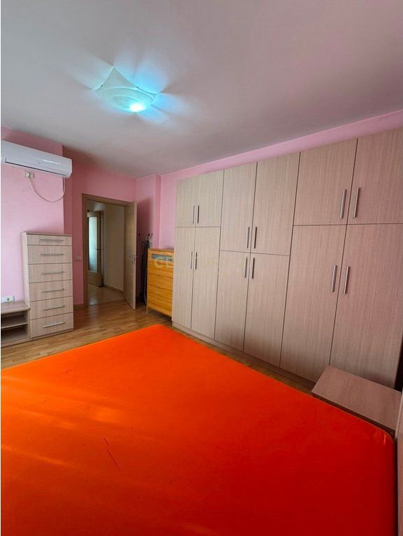 Jepet me qira apartament 1+1 pranë ATSH, Pazari i Ri.