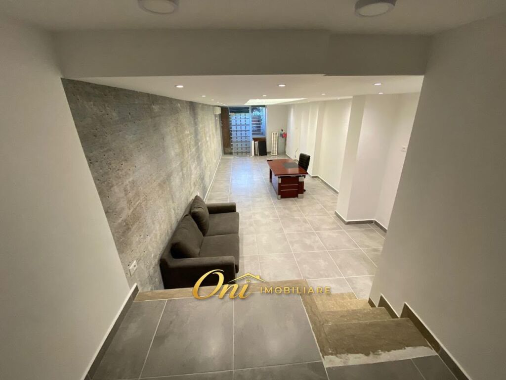 SHOP / OFFICE FOR RENT IN WILLSON SQUARE