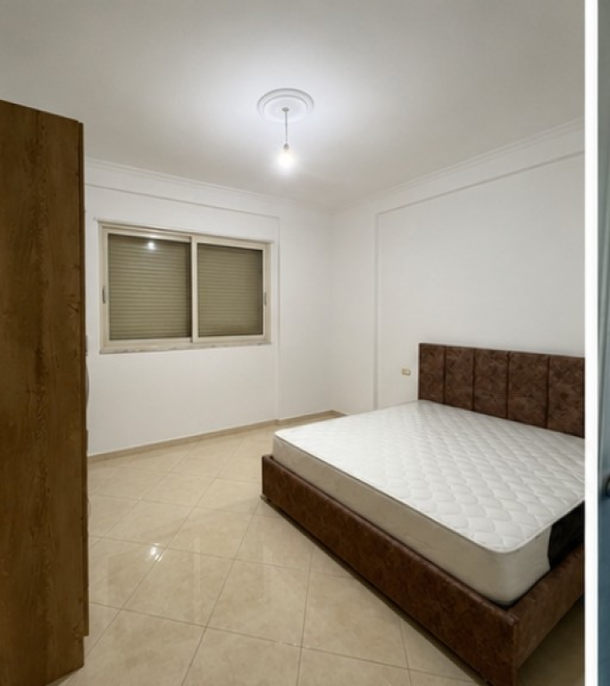 APARTAMENT 2+1 ME QIRA, FRESKU