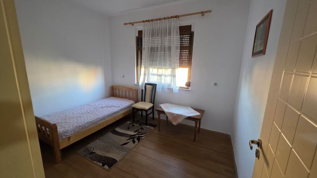 AFFITTASI APPARTAMENTO 3+1, VIA BARDHYL  