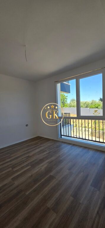 🏡 SHITET APARTAMENT 2+1+1 GARAZHD – SAUK I VJETER