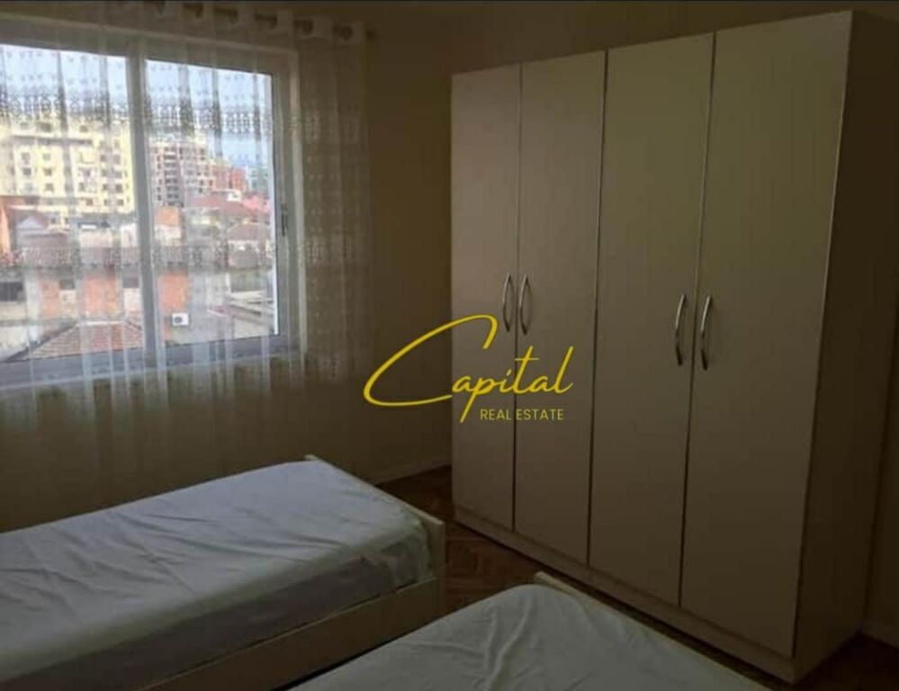 APARTAMENT ME QIRA 1+1 RRUGA FERIT XHAJKO 50.000 LEKE