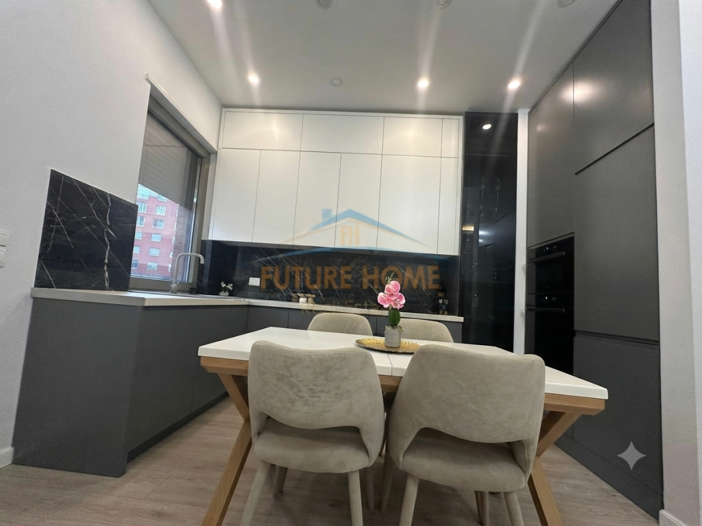 Qera, Apartament 2+1+ Parking,Kompleksi Delijorgji !